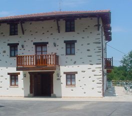 La Casa Rural Madariaga es un alojamiento Nekatur ubicado en Artea (Bizkaia – Euskadi).