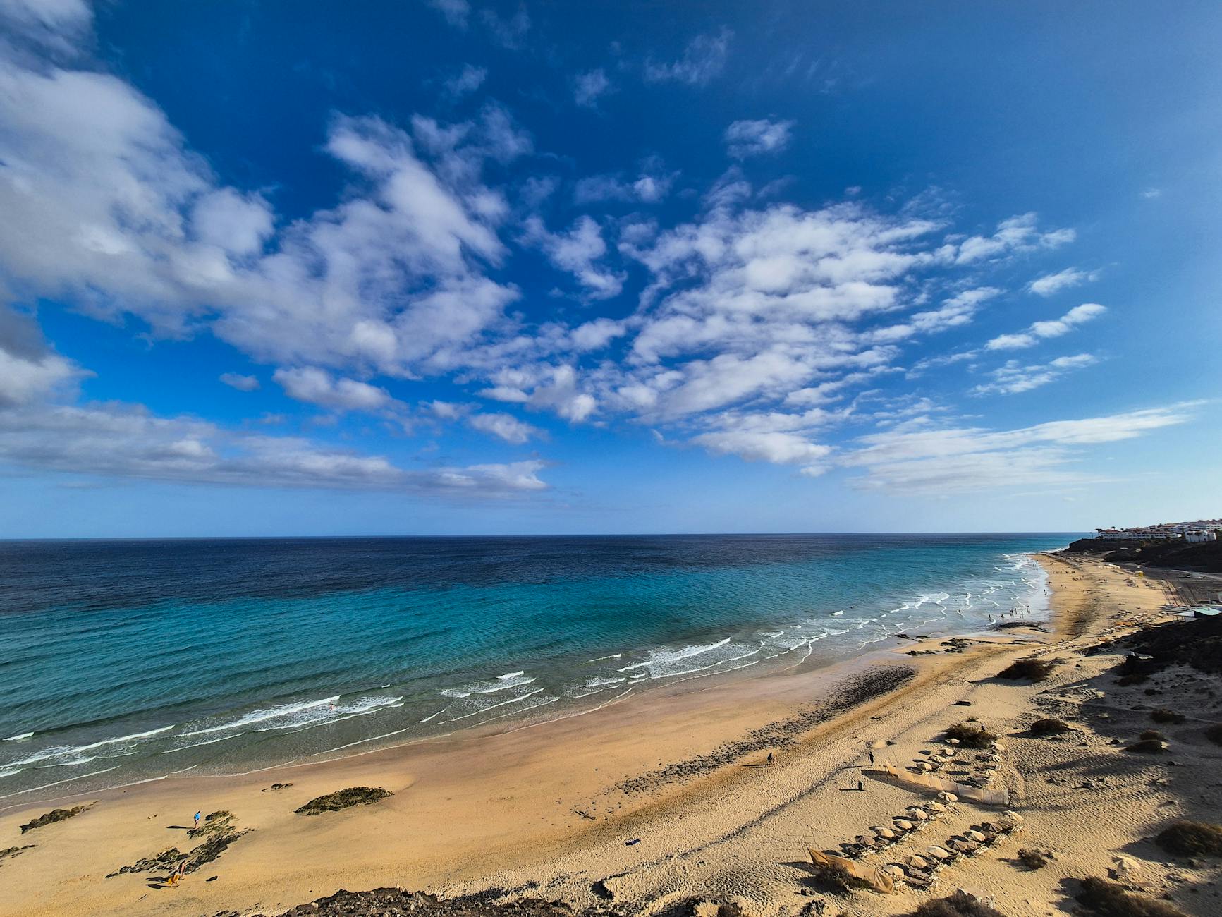 Dunas doradas de Maspalomas en Gran Canaria al atardecer