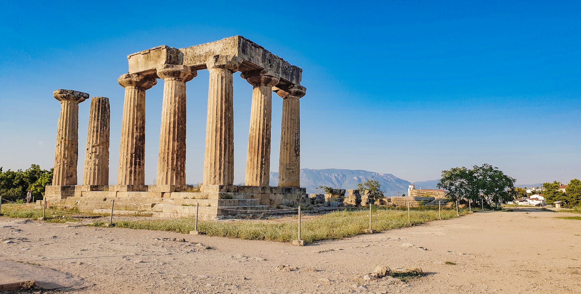La famosa Puerta de los Leones en el yacimiento arqueológico de Micenas, Grecia