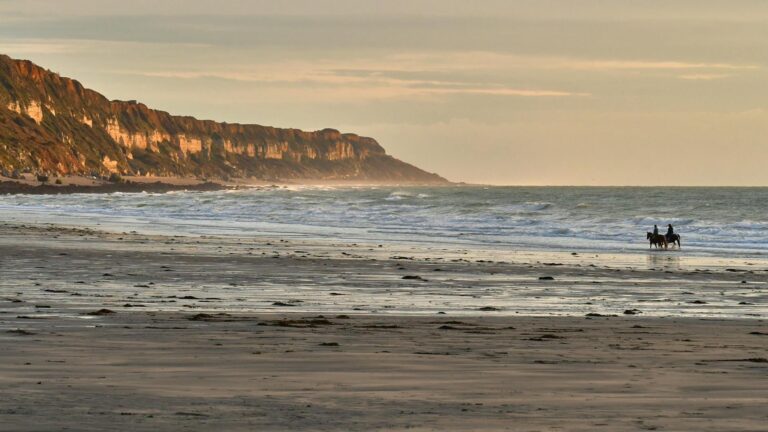 Vista de la playa de Omaha Beach en Normandía, Francia