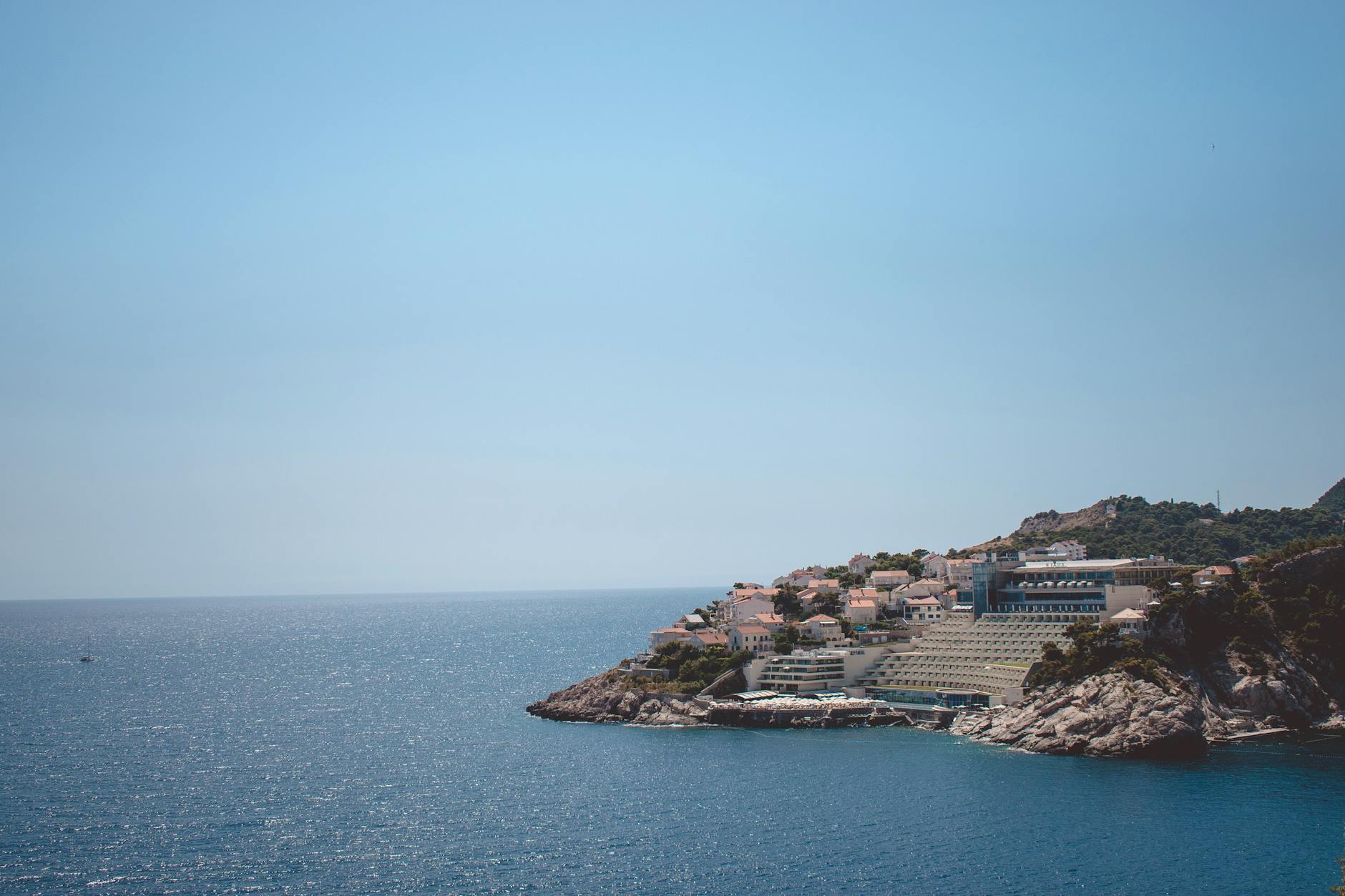 Calas de aguas turquesas y transparentes en la Costa Dálmata croata