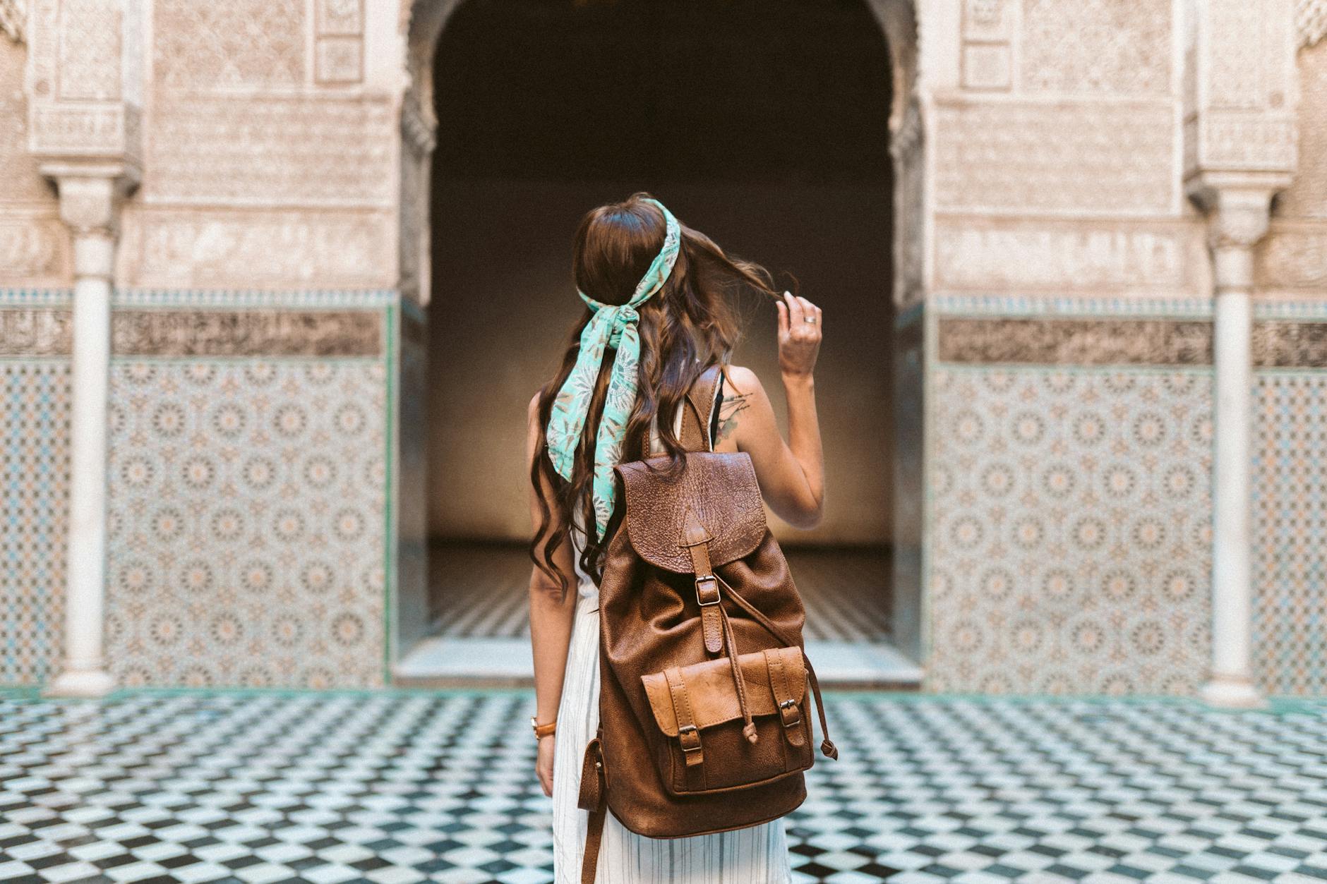 Sara viajando sola con mochila por Europa