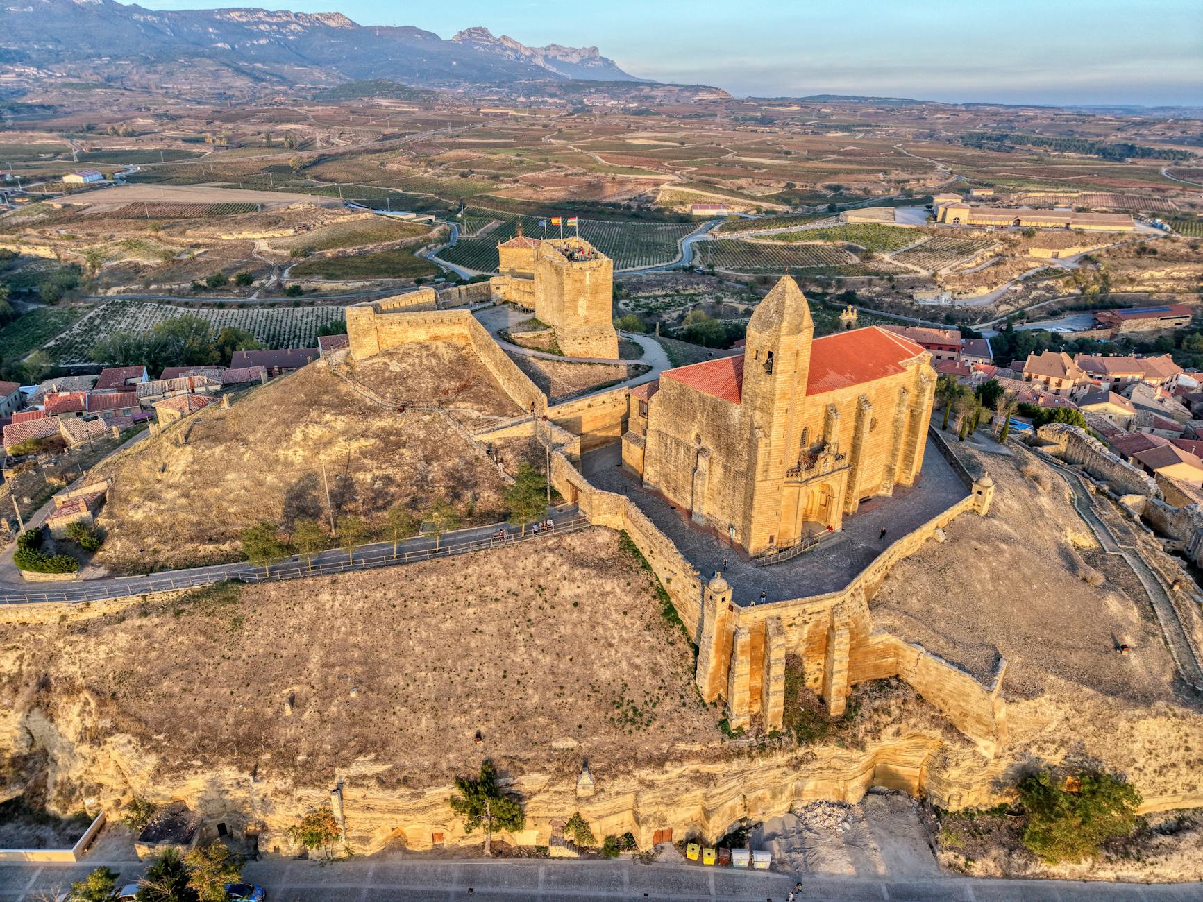 Bodega de diseño arquitectónico moderno en La Rioja, España